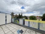 2 Zimmer DG - Wohnung mit herrlicher Terrasse und Grünblick! - Terrasse