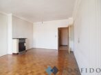 Sanierungsbedrüftige 2 Zimmerwohnung mit Loggia nahe Höchstädtplatz! - Wohnzimmer